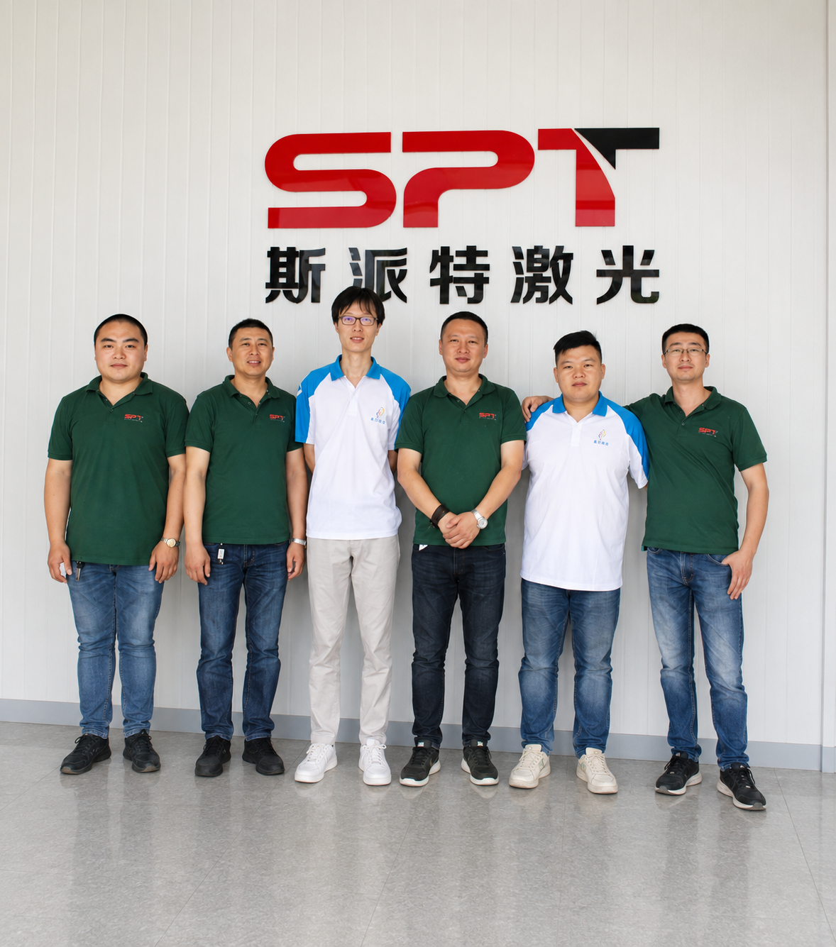 Thunder Laser visita SPT Laser Tech para fortalecer la cooperación en el suministro de tubos láser