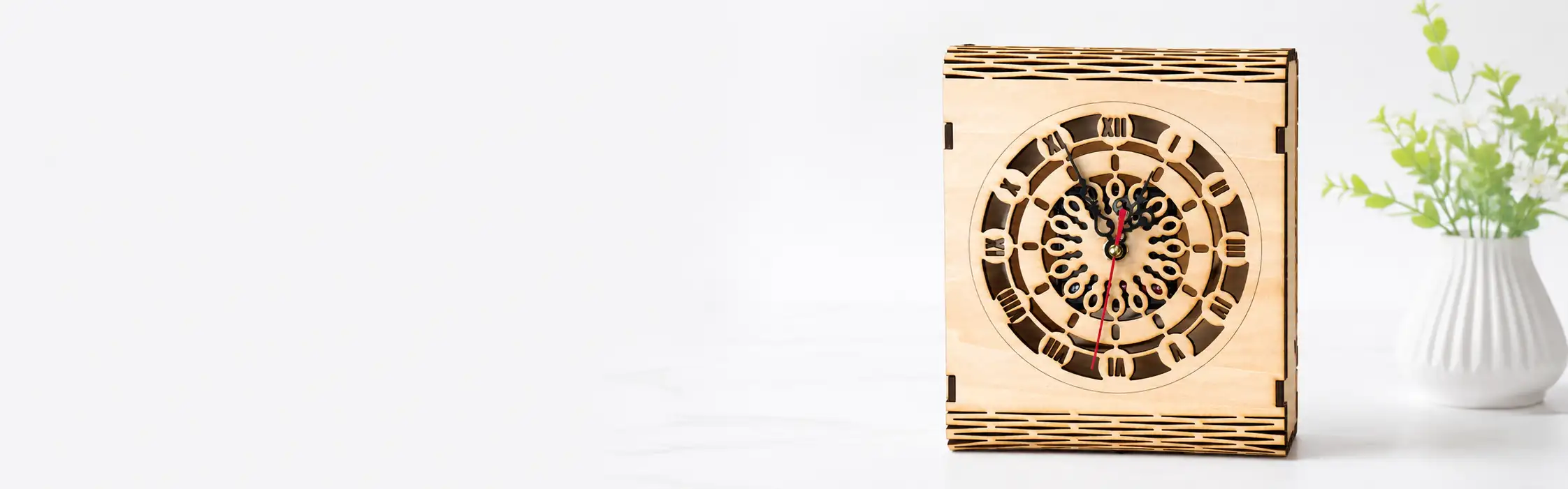 Reloj de mesa de madera