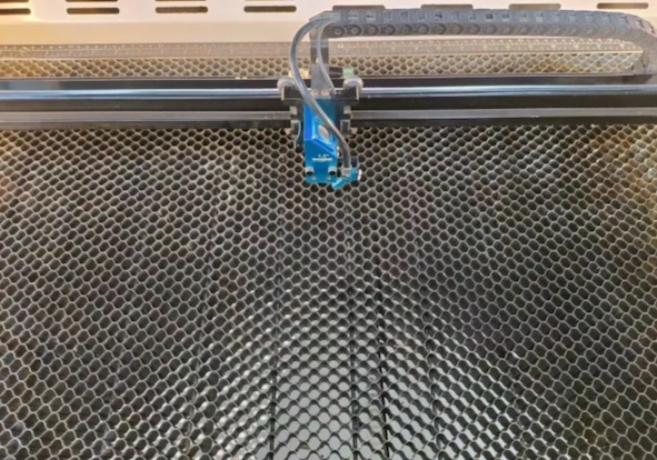 Mesa de trabajo del laser del panal