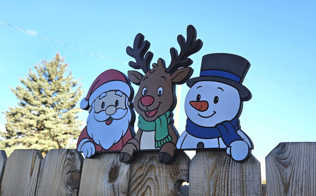 Valla de Navidad de madera de Idle Hands Laser Works