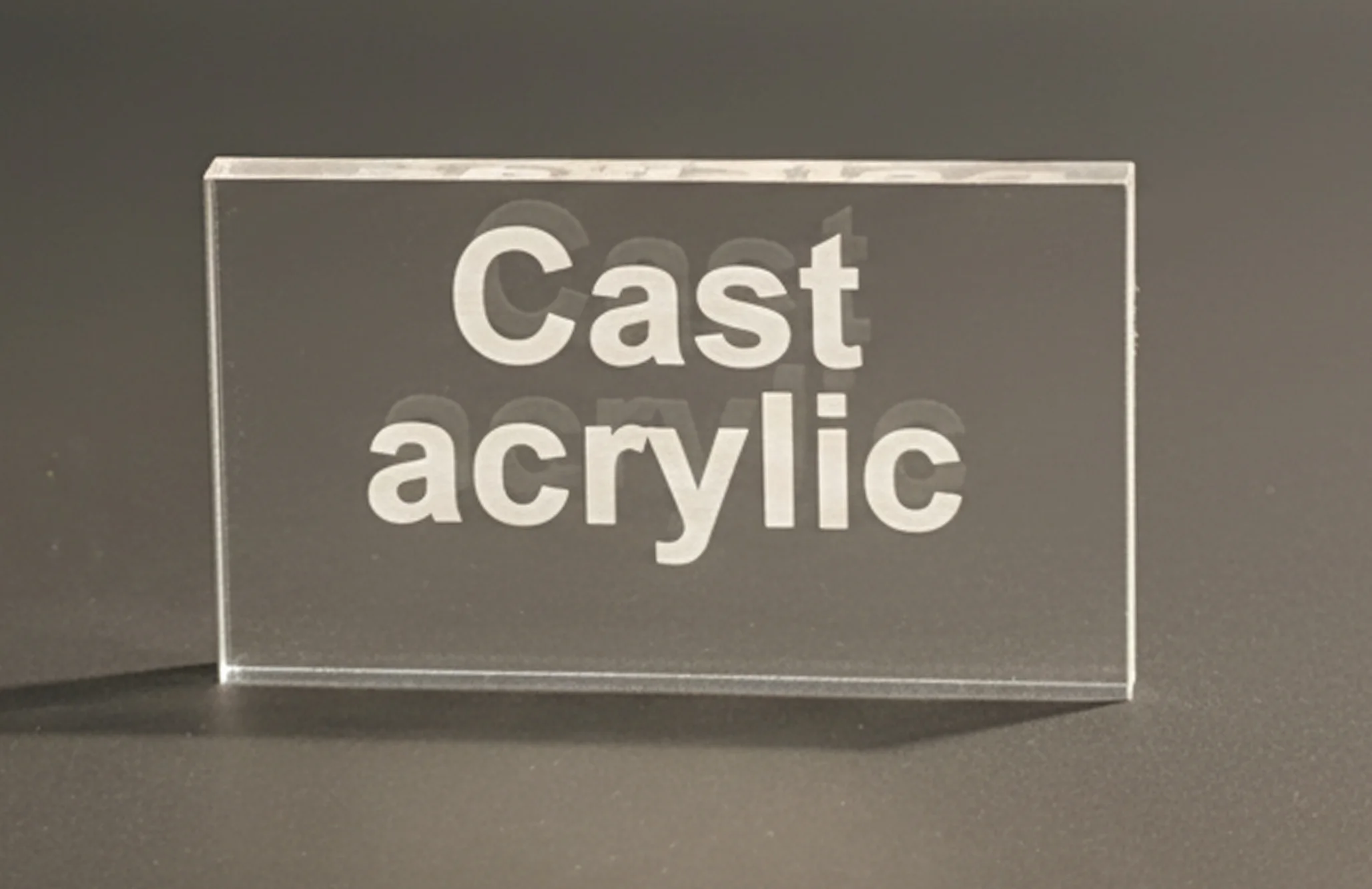 Elenco acrílico. webp