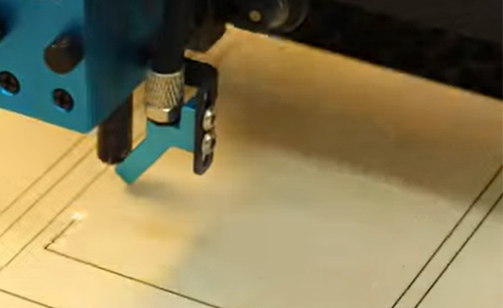 ¿Qué madera contrachapada es más adecuada para el procesamiento láser?